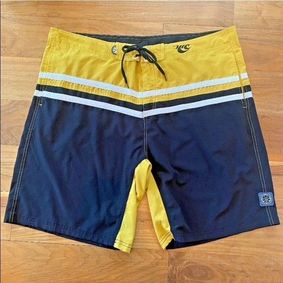 HIC Hawaiian Island Sz 42 Stretch Board Shorts - Picture 4 of 8